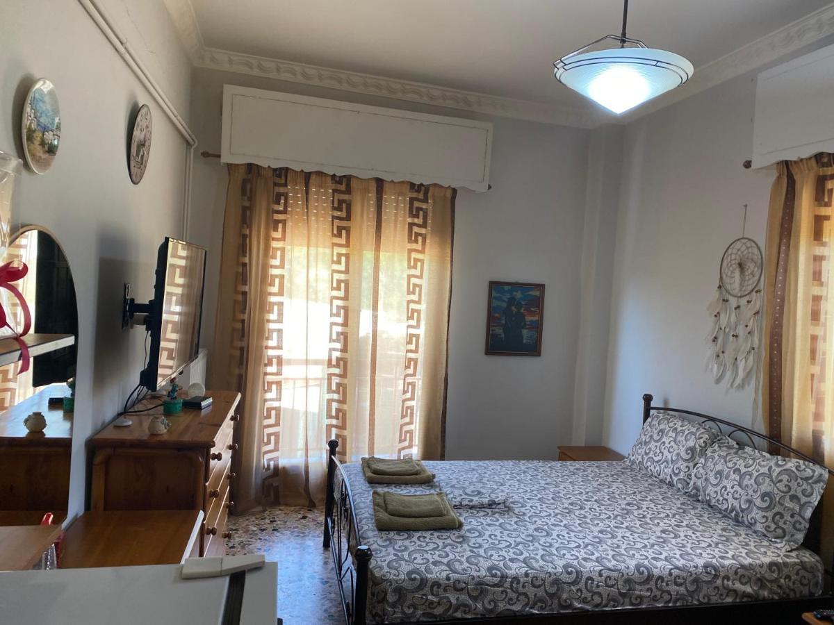 Anita'S Hosting Apartment Kalamata Exterior photo